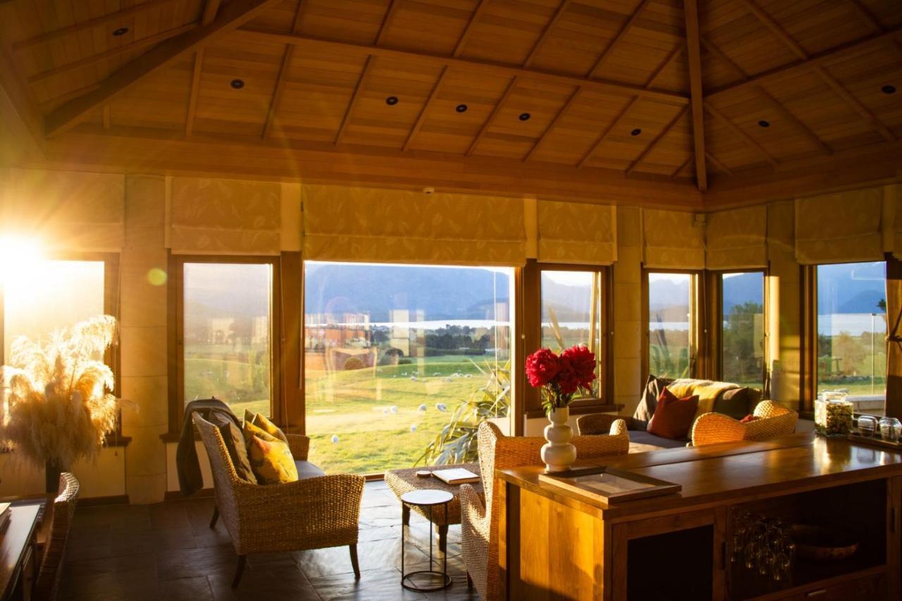 Cabot Lodge - Fiordland National Park Манапури Екстериор снимка