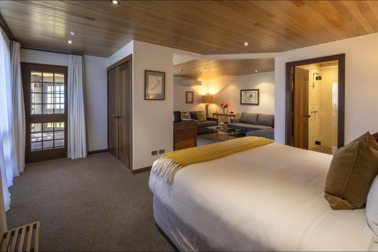 Cabot Lodge - Fiordland National Park Манапури Екстериор снимка