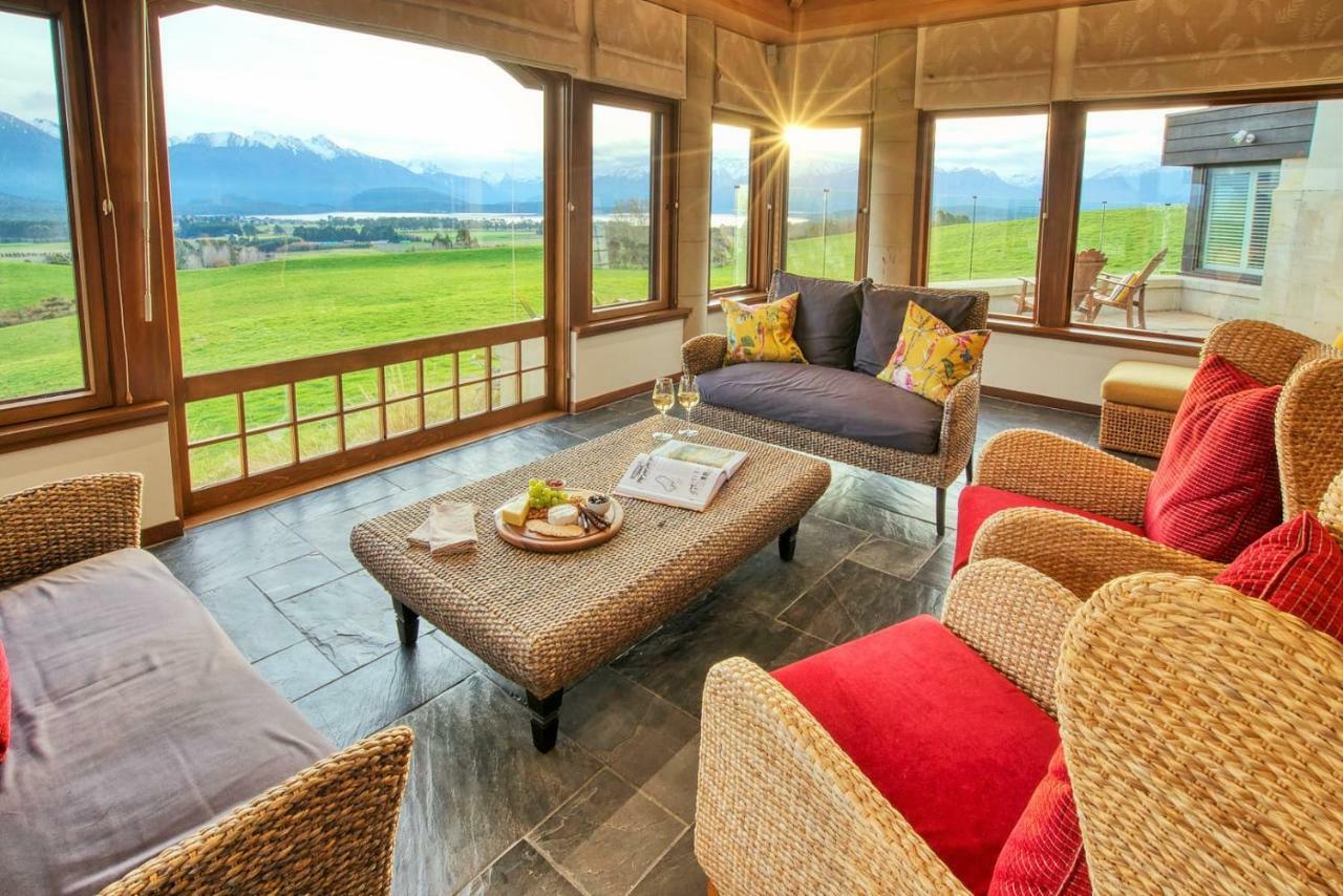 Cabot Lodge - Fiordland National Park Манапури Екстериор снимка